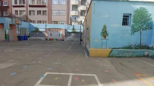 دبستان دخترانه عیسی بهرامی 2