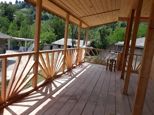 کلبه چوبی رهنما