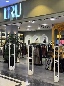 LIRU COLLECTION 3
