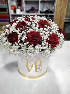 گل فروشی هستی