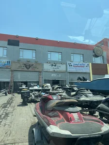 شركه مارين سنتر لتصليح القوارب والمعدات البحريه. Marine center company