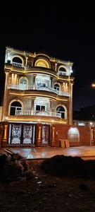 ساختمان کاخ وحید 2