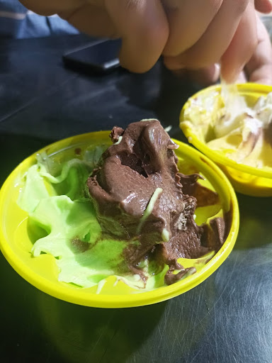 کافه بستنی نبات