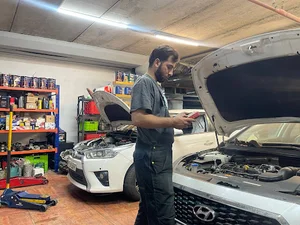 تعمیرگاه خودرو آقایی