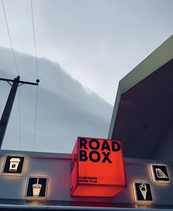 Road Box Café