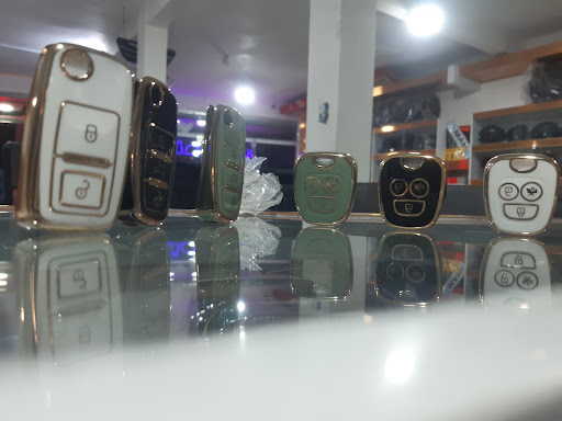 لوکس علیزاده