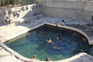 حمام عمومی آبگرم بزمان(حمام بالا)