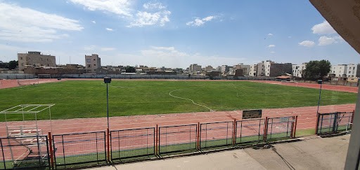 زمین فوتبال معلم