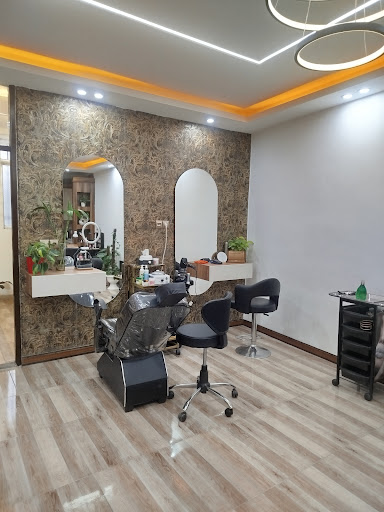 سالن زیبایی الهام بیوتی