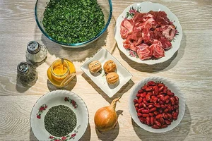 تهیه غذای طاها