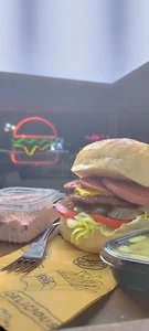 ساندویچ خرّم ۱۳۶۴ 4