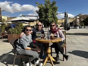 Cafe Honar کافه هنر