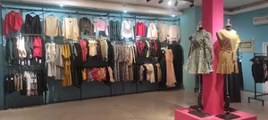 فروشگاه پوشاک شانا