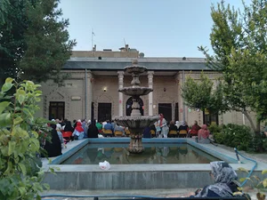 خانه پدری دكتر حسابی