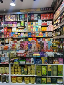فروشگاه مواد غذایی لارسی(هتل چمران) 3