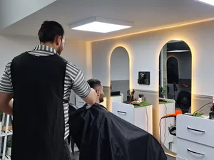 آرایشگاه مردانه موتیک 4