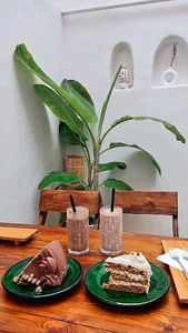 کافه گالری امیریه