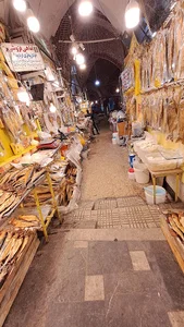 بازار ماهی فروشان