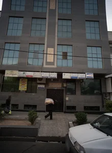 دکتر لاله منصوری 2