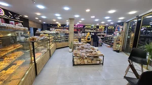 کافه نان و شیرینی پاپیون