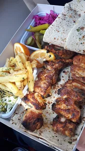 مجموعه غذایی شالیز فود (شعبه مرکزی اصفهان)