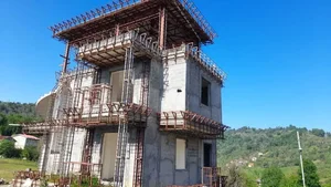 کاشی‌کاری و سنگ‌کاری در گیشا 3