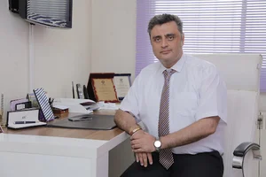 دکتر رضا دانشمند
