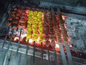 کبابی گل یاس