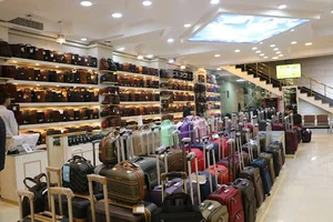 فروشگاه کیف و چمدان کیف پارک
