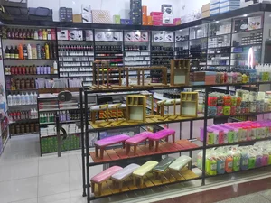 لوازم کاشت ناخن لاوین گالری