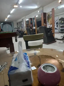 آرایشگاه اکبر نایس 2