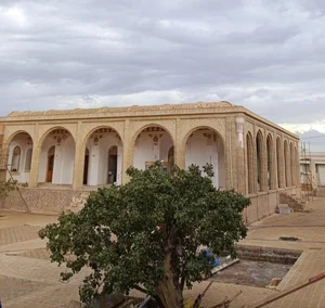 عمارت تاریخی صدرزاده 2