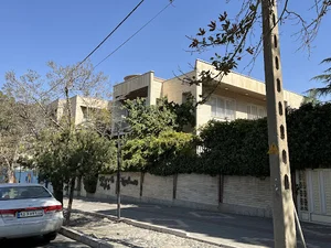 منزل دکتر اطاعتی