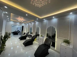 سالن زیبایی دخترک