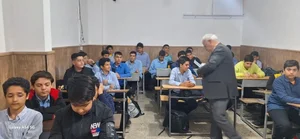 دبیرستان دوره اول پسرانه حکمت 4