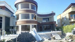 شیشه میرال منصوری