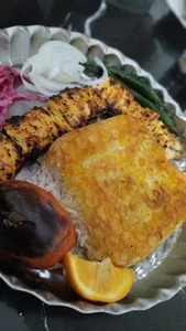 کافه رستوران لاکچری