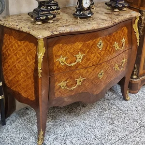 فروشگاه لوازم آنتیک نایبی