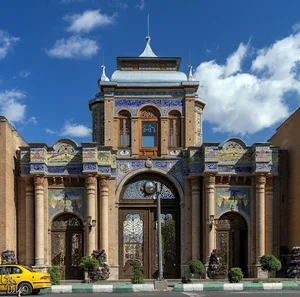 سر در باغ ملی