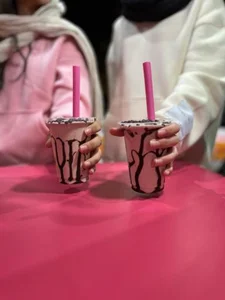 کافه صورتی 5