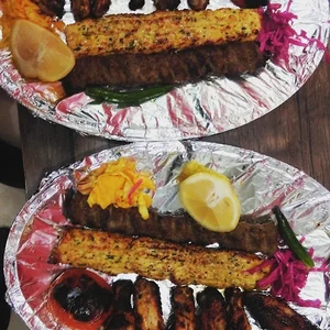 رستوران و بیرون بر خوانسالار