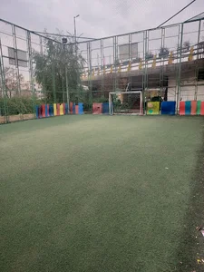 مدرسه فوتبال و آکادمی پادمهر