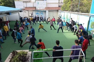 دبیرستان غیردولتی تمام هوشمند کوشیار 3