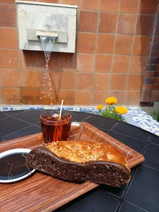 نان و شیرینی پانیرا