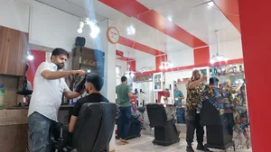 آرایشگاه مردانه سورن