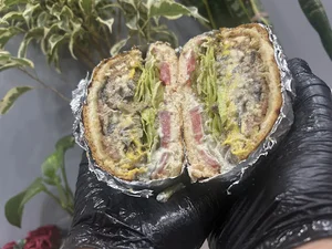 مجتمع تجاری و فرهنگی ارغوان