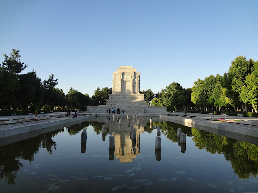 آرامگاه فردوسی
