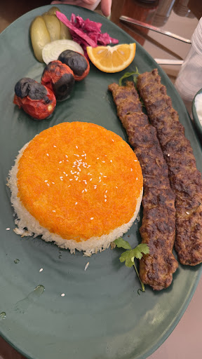 رستوران سنتی دیگ مسی