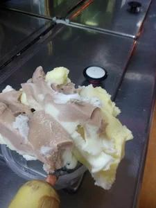 بستنی‌سرای دشتی