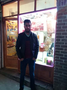 عسل احمد حسین خانی